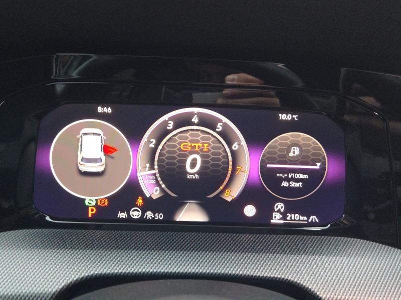 Volkswagen Golf GTI Black Style – image 9 of 18