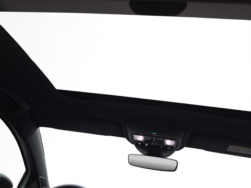 Volkswagen Golf GTI Black Style – image 10 of 18