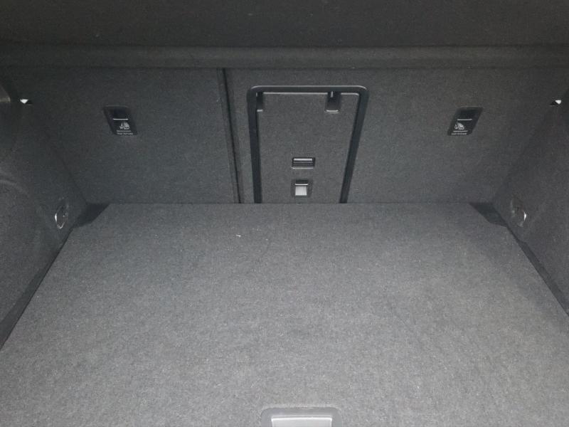 Volkswagen Golf GTI Black Style – image 11 of 18