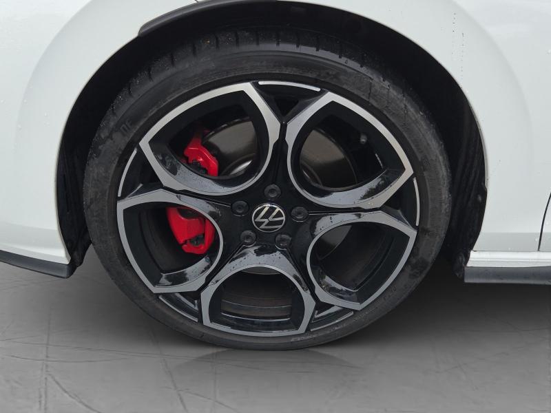 Volkswagen Golf GTI Black Style – image 13 of 18