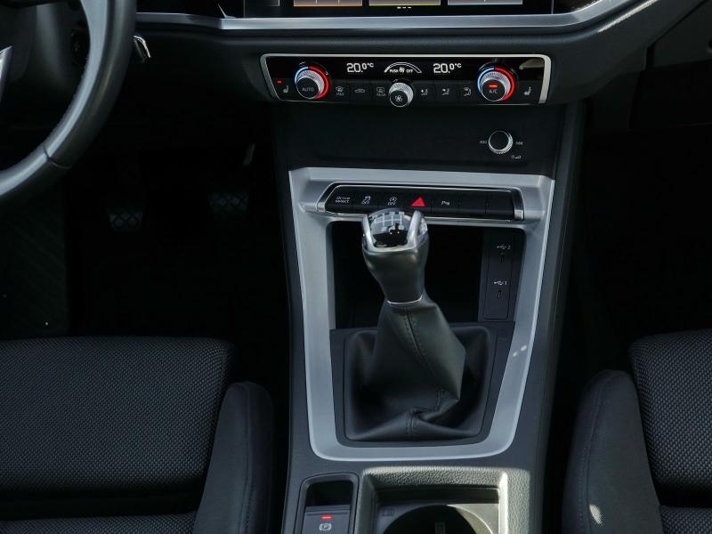 Audi Q3 Sportback S line – image 7 of 24