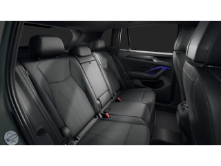 Volkswagen Tiguan R-Line – image 13 of 14