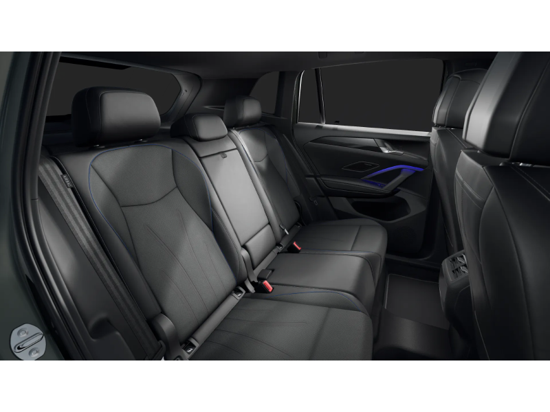 Volkswagen Tiguan R-Line – image 13 of 14