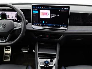 Volkswagen Tiguan R-Line – image 6 of 24