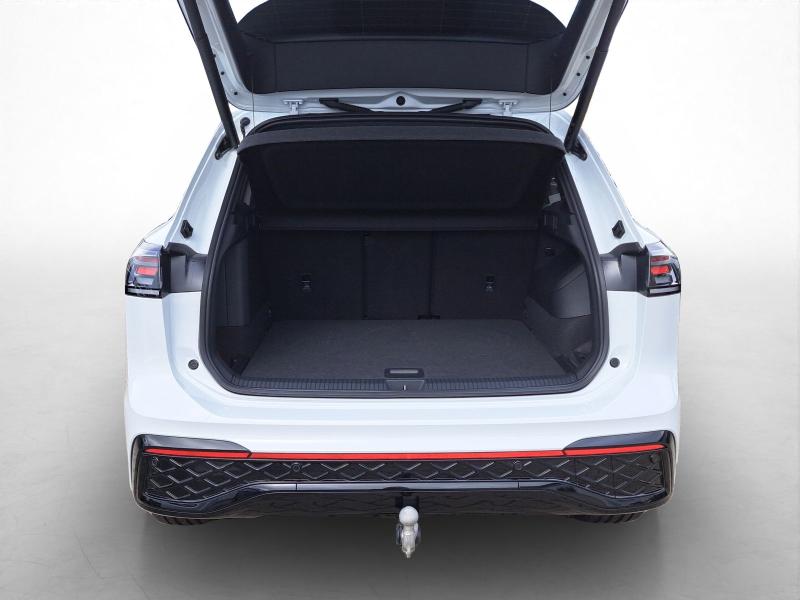 Volkswagen Tiguan R-Line – image 11 of 24