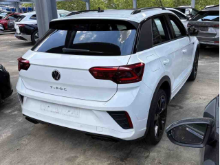 Volkswagen T-Roc R-Line – image 2 of 7