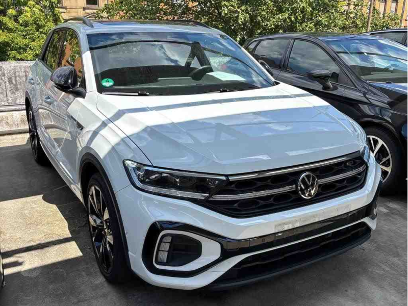 Volkswagen T-Roc R-Line – image 1 of 7