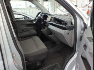 Volkswagen T6.1 Transporter – image 6 of 9