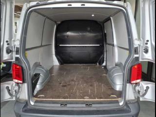 Volkswagen T6.1 Transporter – image 8 of 9