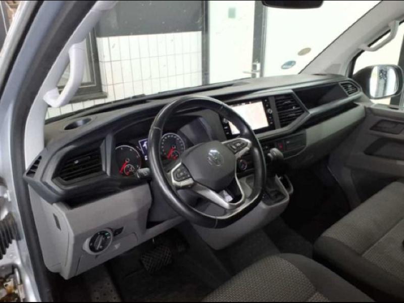Volkswagen T6.1 Transporter – image 7 of 9