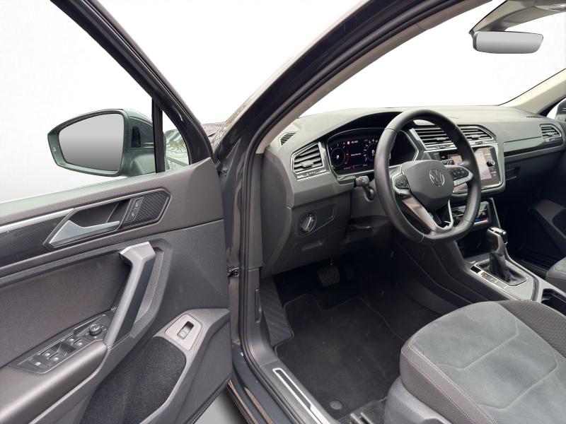 Volkswagen Tiguan Elegance – image 13 of 15
