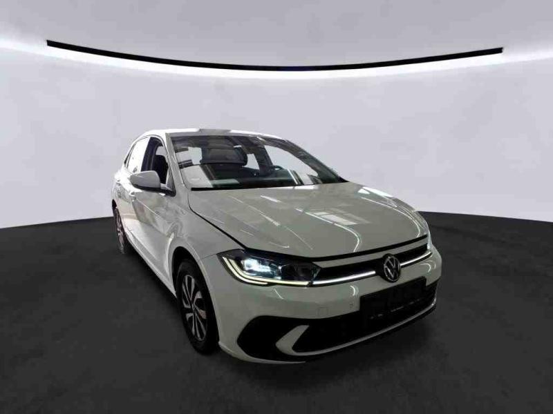 Volkswagen Polo Active – image 3 of 8