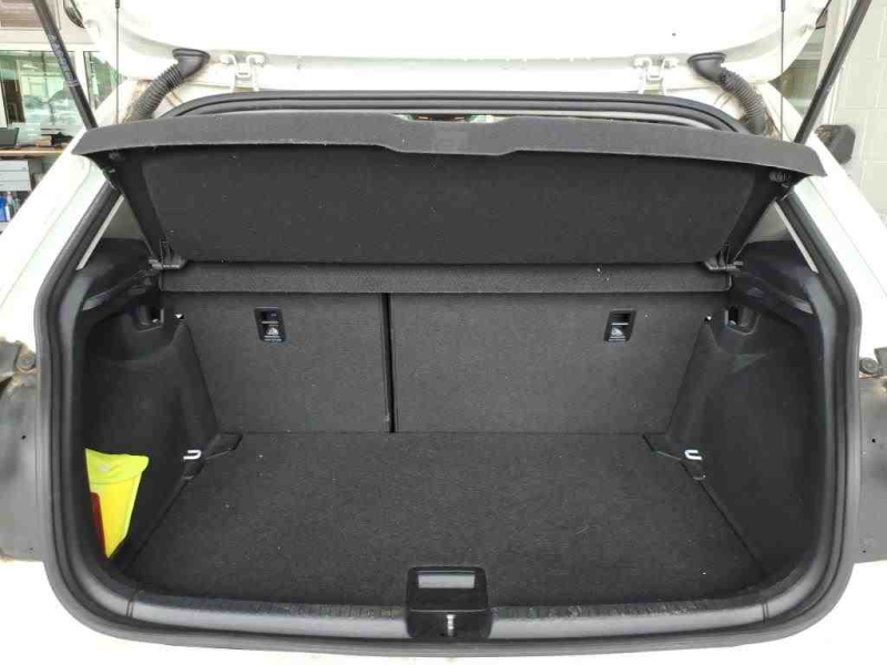 Volkswagen Polo Active – image 8 of 8