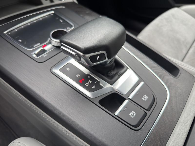 Audi Q5 S line – image 7 of 17