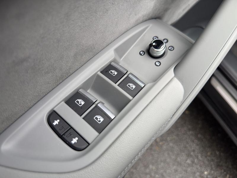 Audi Q5 S line – image 15 of 17