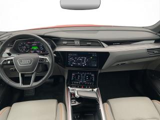 Audi Q8 e-tron S line – image 5 of 17