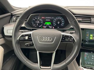 Audi Q8 e-tron S line – image 8 of 17