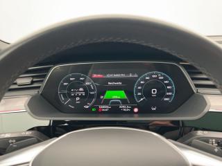 Audi Q8 e-tron S line – image 9 of 17