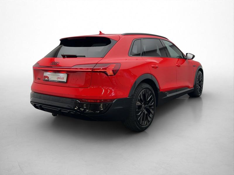 Audi Q8 e-tron S line – image 2 of 17