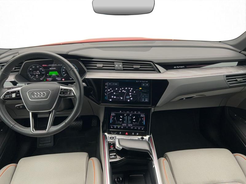 Audi Q8 e-tron S line – image 5 of 17
