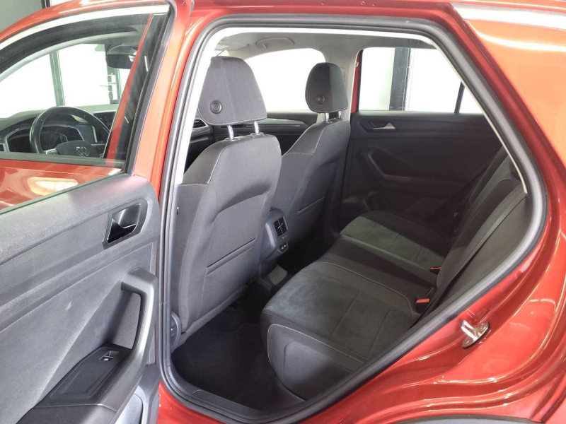 Volkswagen T-Roc Style – image 6 of 9