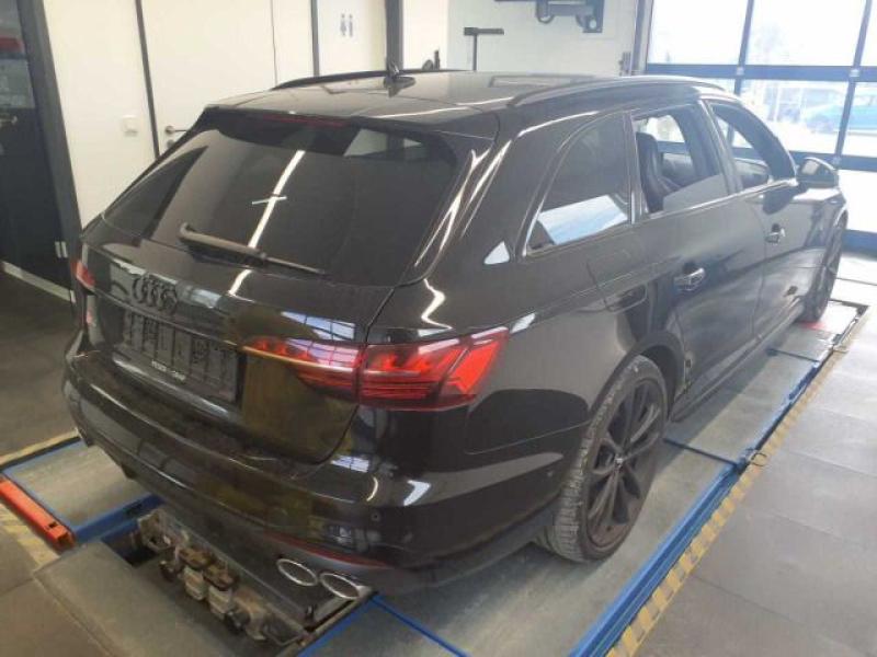 Audi S4 Avant – image 2 of 2