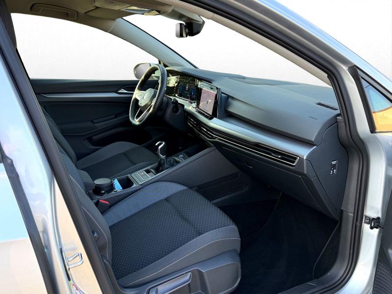 Volkswagen Golf Active – image 4 of 24