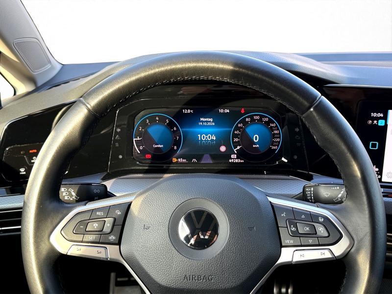 Volkswagen Golf Active – image 9 of 24
