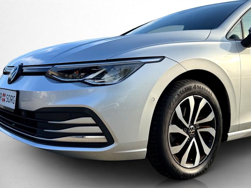 Volkswagen Golf Active – image 13 of 24
