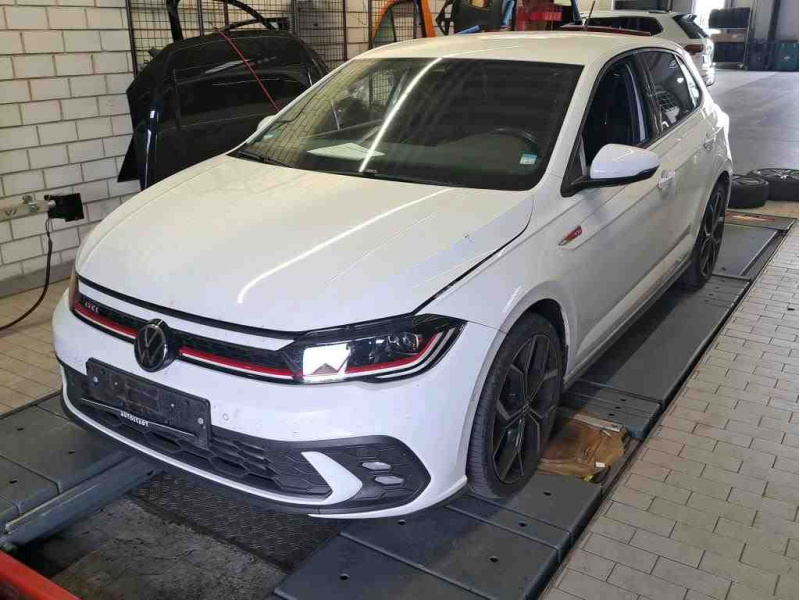 Volkswagen Polo GTI – image 1 of 8