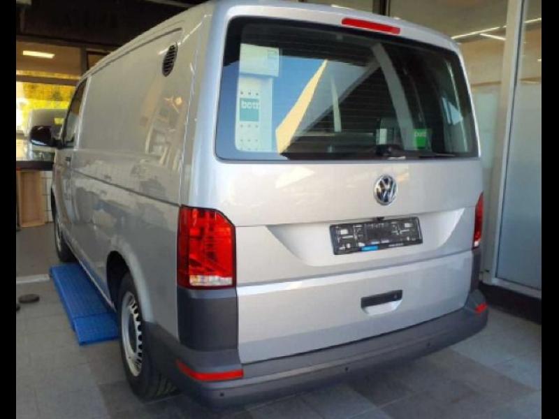Volkswagen T6.1 Transporter BlueMotion – image 3 of 8