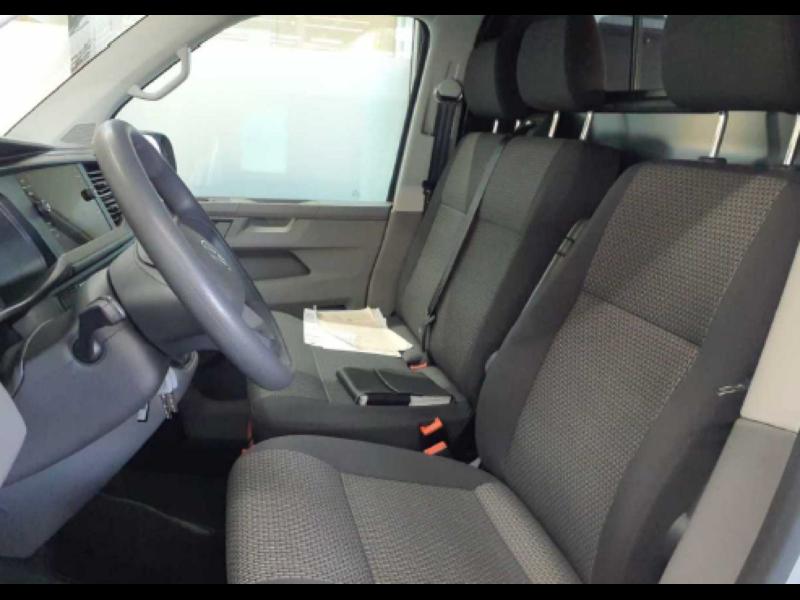 Volkswagen T6.1 Transporter BlueMotion – image 6 of 8
