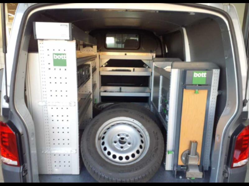 Volkswagen T6.1 Transporter BlueMotion – image 7 of 8