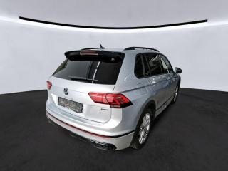 Volkswagen Tiguan R-Line – image 2 of 2