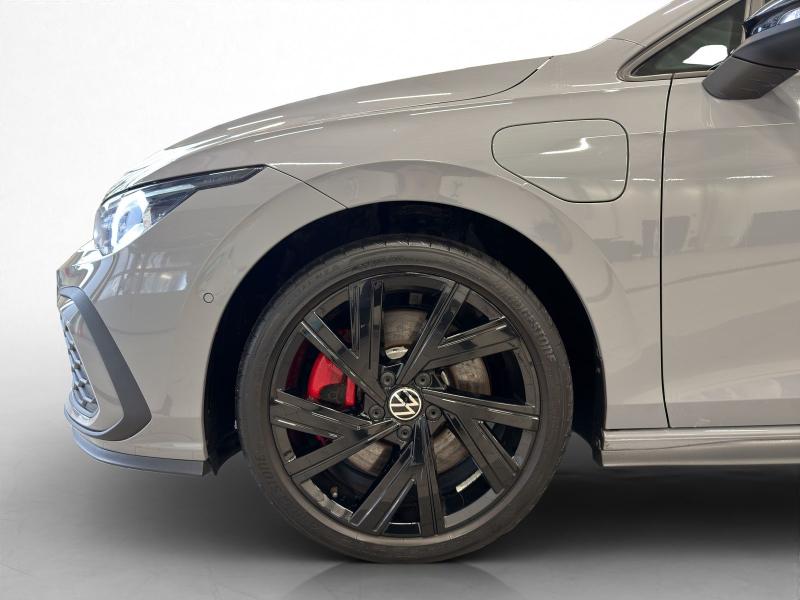 Volkswagen Golf GTE – image 12 of 16