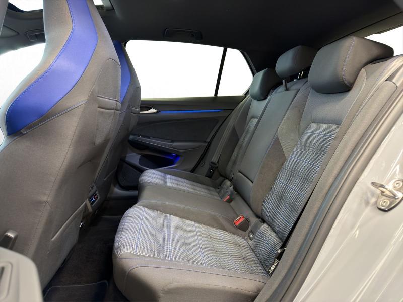 Volkswagen Golf GTE – image 14 of 16
