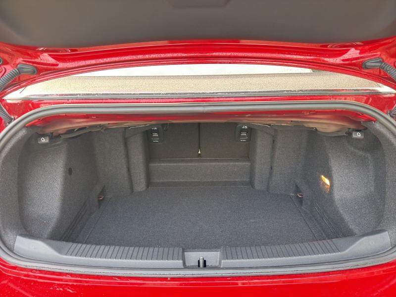 Volkswagen T-Roc Cabriolet R-Line – Bild 11 von 25
