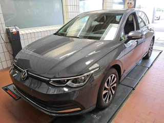 Volkswagen Golf Active – image 1 of 8
