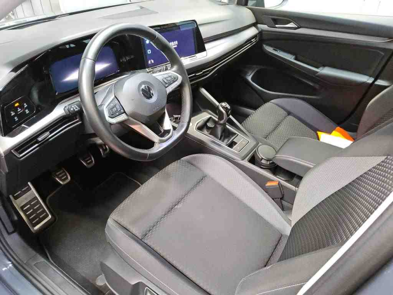 Volkswagen Golf Active – image 6 of 8