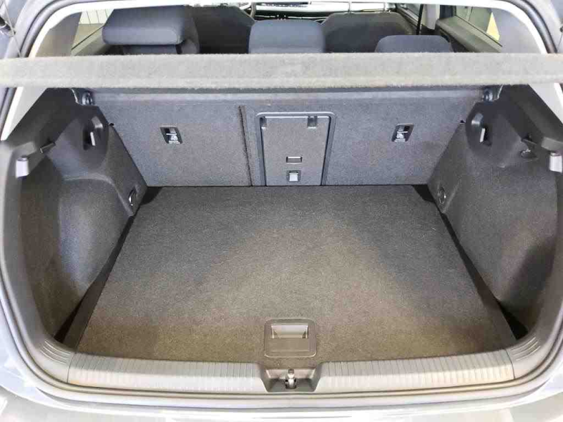 Volkswagen Golf Active – image 8 of 8