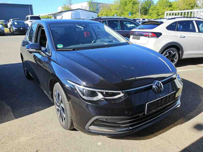 Volkswagen Golf Active – image 3 of 8