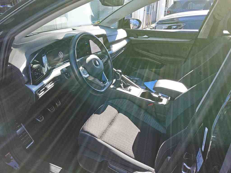 Volkswagen Golf Active – image 6 of 8