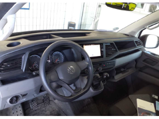 Volkswagen T6.1 Transporter BlueMotion – image 4 of 6