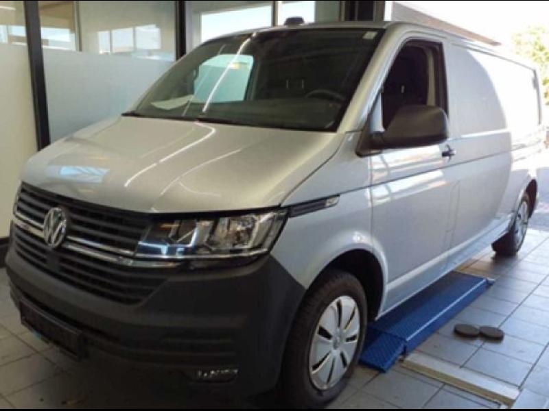 Volkswagen T6.1 Transporter BlueMotion – image 2 of 8