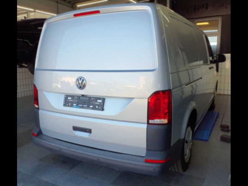 Volkswagen T6.1 Transporter BlueMotion – image 3 of 8