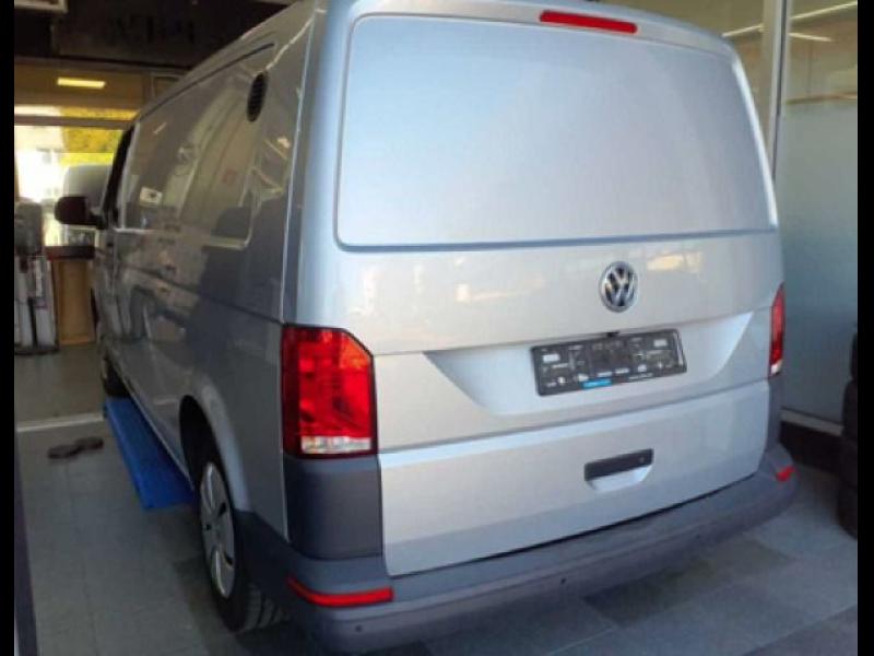 Volkswagen T6.1 Transporter BlueMotion – image 4 of 8