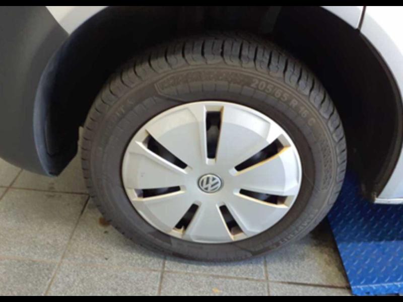 Volkswagen T6.1 Transporter BlueMotion – image 6 of 8