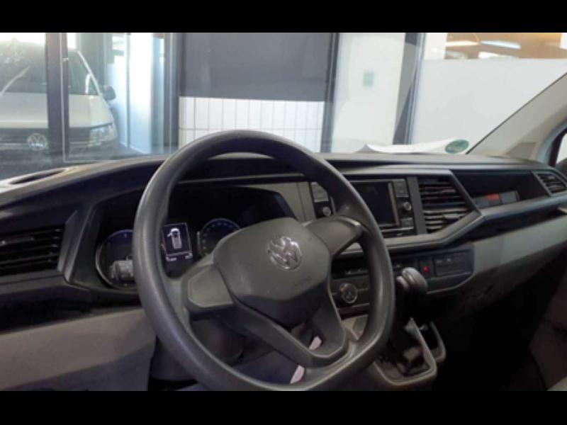 Volkswagen T6.1 Transporter BlueMotion – image 7 of 8