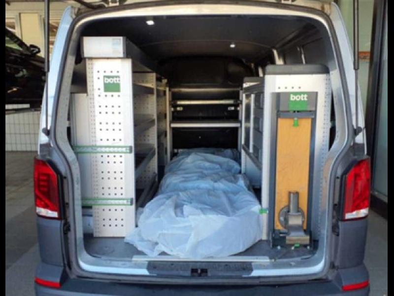 Volkswagen T6.1 Transporter BlueMotion – image 8 of 8