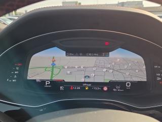 Audi Q8 S line – image 9 of 21